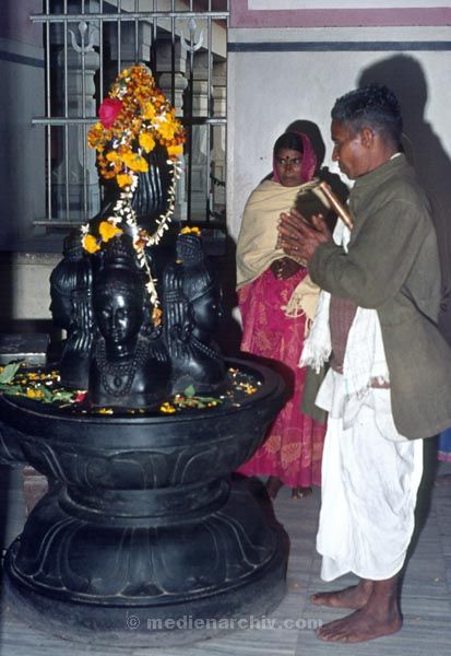 vermutlich 1974. Indien
vermutlich 1974. Indien
Schlüsselwörter: 1974;Indien