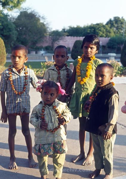 vermutlich 1974. Indien
vermutlich 1974. Indien
Schlüsselwörter: 1974;Indien