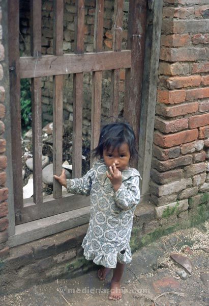 vermutlich 1974. Indien
vermutlich 1974. Indien
Schlüsselwörter: 1974;Indien