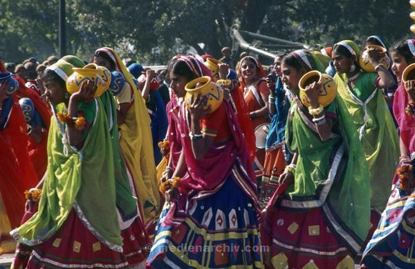 vermutlich 1974. Indien
vermutlich 1974. Indien
Schlüsselwörter: 1974;Indien