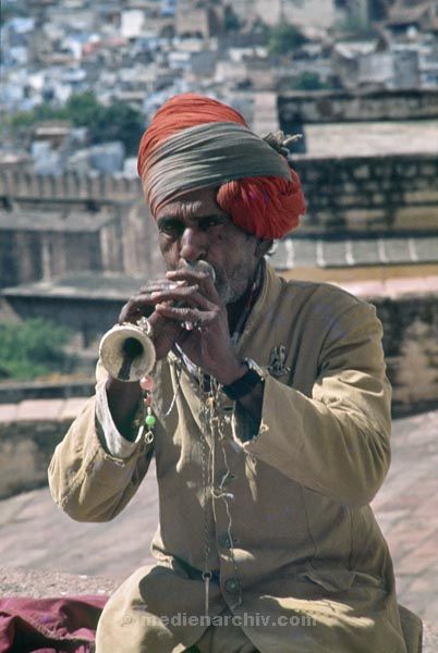 vermutlich 1974. Indien
vermutlich 1974. Indien
Schlüsselwörter: 1974;Indien