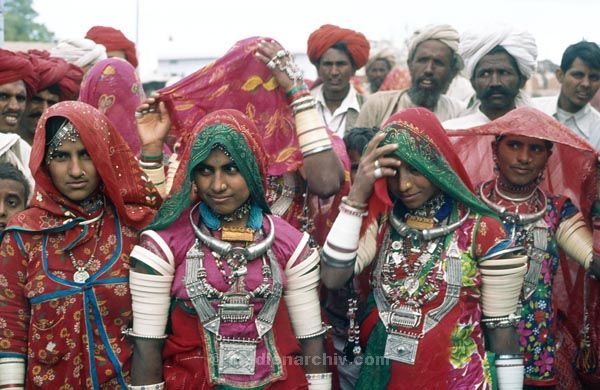 vermutlich 1974. Indien
vermutlich 1974. Indien
Schlüsselwörter: 1974;Indien