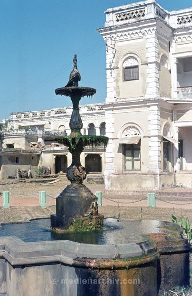 vermutlich 1974. Indien
vermutlich 1974. Indien
Schlüsselwörter: 1974;Indien