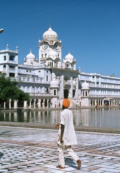 vermutlich 1974. Indien. Punjab. Panjabi. Amritsar
vermutlich 1974. Indien. Punjab. Panjabi. Amritsar früher Ramdaspur.
Schlüsselwörter: 1974;Amritsar;Indien;Panjabi;Punjab
