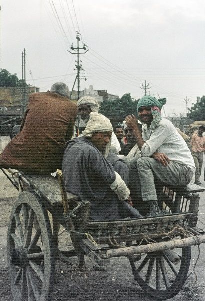 1974. Indien. Uttar Pradesh. Varanasi. Benares. Am Fluss Ganges.
1974. Indien. Uttar Pradesh. Varanasi. Benares. Am Fluss Ganges.
Schlüsselwörter: 1974;Benares;Ganges;Ghats;Indien;Uttar Pradesh;Varanasi