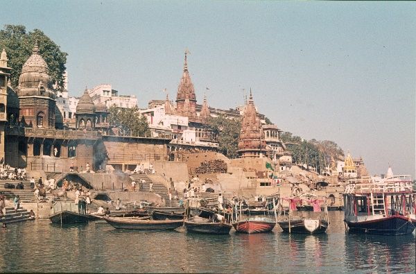 1974. Indien. Uttar Pradesh. Varanasi. Benares. Am Fluss Ganges.
1974. Indien. Uttar Pradesh. Varanasi. Benares. Am Fluss Ganges.
Schlüsselwörter: 1974;Benares;Ganges;Ghats;Indien;Uttar Pradesh;Varanasi