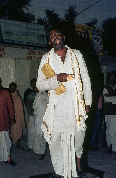 1974. Indien. Uttar Pradesh. Varanasi. Benares. Am Fluss Ganges.
1974. Indien. Uttar Pradesh. Varanasi. Benares. Am Fluss Ganges.
Schlüsselwörter: 1974;Benares;Ganges;Ghats;Indien;Uttar Pradesh;Varanasi