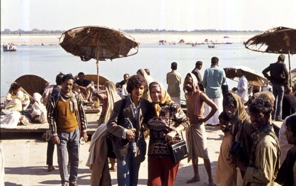 1974. Indien. Uttar Pradesh. Varanasi. Benares. Am Fluss Ganges. Käthe Denicke (Kati Nick)
1974. Indien. Uttar Pradesh. Varanasi. Benares. Am Fluss Ganges. Käthe Denicke (Kati Nick)
Schlüsselwörter: 1974;Benares;Ganges;Ghats;Indien;Uttar Pradesh;Varanasi;Käthe Denicke;Kati Nick