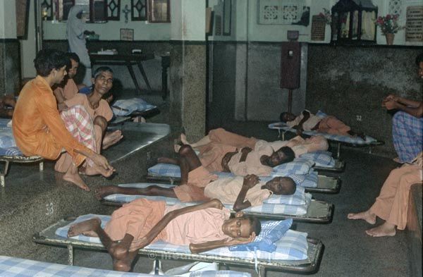 vermutlich 1974. Indien. Westbengalen. Kalkutta. Calcutta. Kolkata
vermutlich 1974. Indien. Westbengalen. Kalkutta. Calcutta. Kolkata
Schlüsselwörter: 1974;Calcutta;Indien;Kalkutta;Kolkata;Westbengalen