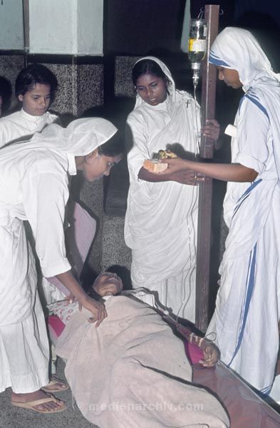 vermutlich 1974. Indien. Westbengalen. Kalkutta. Calcutta. Kolkata
vermutlich 1974. Indien. Westbengalen. Kalkutta. Calcutta. Kolkata
Schlüsselwörter: 1974;Calcutta;Indien;Kalkutta;Kolkata;Westbengalen
