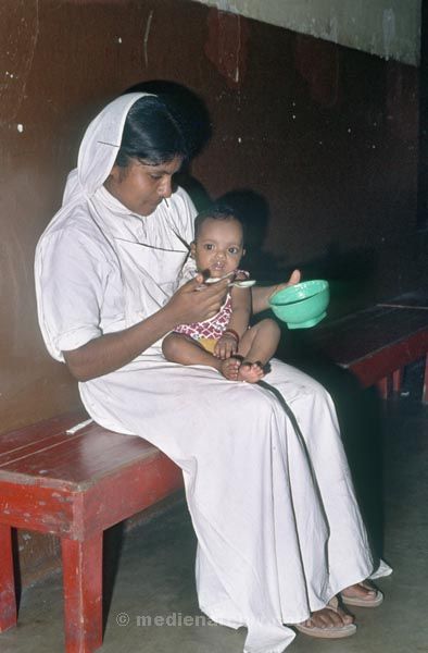 vermutlich 1974. Indien. Westbengalen. Kalkutta. Calcutta. Kolkata
vermutlich 1974. Indien. Westbengalen. Kalkutta. Calcutta. Kolkata
Schlüsselwörter: 1974;Calcutta;Indien;Kalkutta;Kolkata;Westbengalen