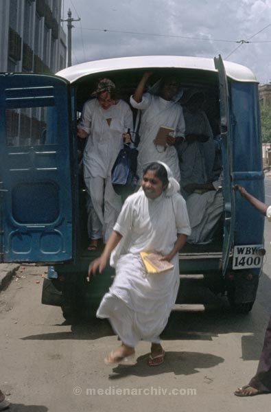vermutlich 1974. Indien. Westbengalen. Kalkutta. Calcutta. Kolkata
vermutlich 1974. Indien. Westbengalen. Kalkutta. Calcutta. Kolkata
Schlüsselwörter: 1974;Calcutta;Indien;Kalkutta;Kolkata;Westbengalen
