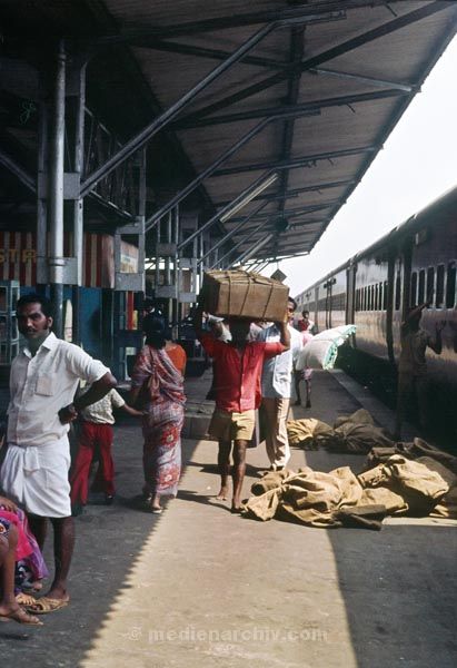 vermutlich 1974. Indien.
vermutlich 1974. Indien.
Schlüsselwörter: 1974;Indien