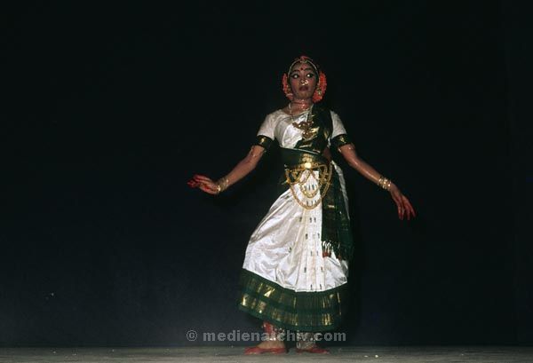 vermutlich 1974. Indien. Tamil Nadu. Chennai früher Madras
vermutlich 1974. Indien. Tamil Nadu. Chennai früher Madras
Schlüsselwörter: 1974;Chennai;Indien;Madras;Tamil Nadu