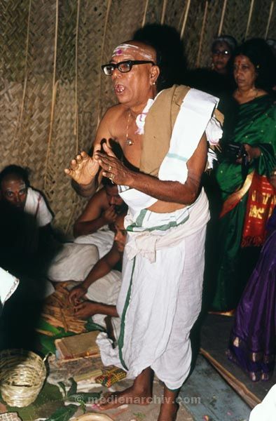 vermutlich 1974. Indien. Tamil Nadu. Chennai früher Madras
vermutlich 1974. Indien. Tamil Nadu. Chennai früher Madras
Schlüsselwörter: 1974;Chennai;Indien;Madras;Tamil Nadu