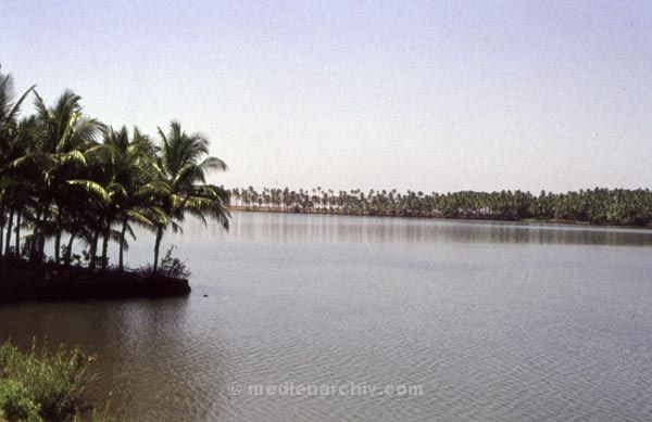 vermutlich 1974. Indien. Kerala. Thiruvananthapuram. Trivandrum
vermutlich 1974. Indien. Kerala. Thiruvananthapuram. Trivandrum
Schlüsselwörter: 1974;Indien;Kerala;Thiruvananthapuram;Trirandum;Trivandrum