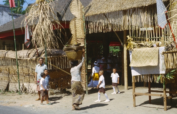 1980. Asien. Fernost. Indonesien.
1980. Asien. Fernost. Indonesien.
Schlüsselwörter: 1980;Indonesien;Asien;Fernost