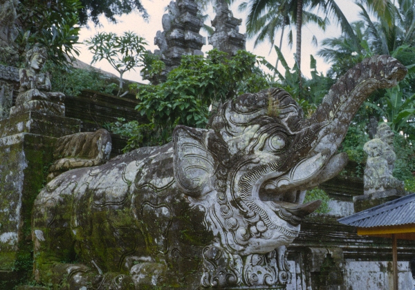 1980. Asien. Fernost. Indonesien.
1980. Asien. Fernost. Indonesien.
Schlüsselwörter: 1980;Indonesien;Asien;Fernost