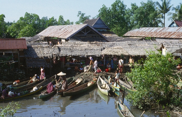 1980. Asien. Fernost. Indonesien.
1980. Asien. Fernost. Indonesien.
Schlüsselwörter: 1980;Indonesien;Asien;Fernost