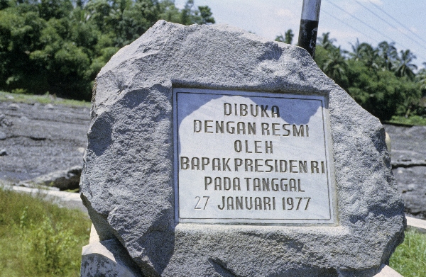 1980. Asien. Fernost. Indonesien.
1980. Asien. Fernost. Indonesien.
Schlüsselwörter: 1980;Indonesien;Asien;Fernost