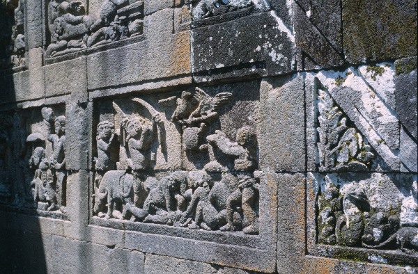 1980. Asien. Fernost. Indonesien.
1980. Asien. Fernost. Indonesien. Java. Buddistische Tempelanlage Borobudur / Borobodur. Reliefs an den Wänden zeigen das Leben Buddas. Religion. Buddismus.
Schlüsselwörter: 1980;Indonesien;Asien;Fernost;Tempel;Java;Borobudur;Borobodur;Buddismus