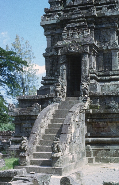 1980. Asien. Fernost. Indonesien.
1980. Asien. Fernost. Indonesien.
Schlüsselwörter: 1980;Indonesien;Asien;Fernost