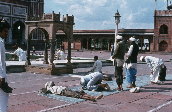 1982. Asien Indien
1982. Asien. Bharat Ganarajya (Hindi), Republic of India, Republik Indien. 
 
Reise durch Indien und Nepal. Foto: Helga Müller
Schlüsselwörter: Asien;Indien;India;Asia