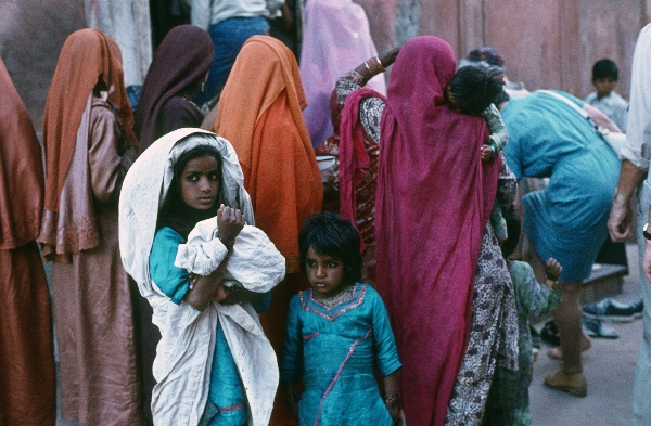 1982. Asien Indien
1982. Asien. Bharat Ganarajya (Hindi), Republic of India, Republik Indien. 
 
Reise durch Indien und Nepal. Foto: Helga Müller
Schlüsselwörter: Asien;Indien;India;Asia