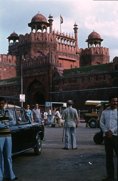 1982. Asien Indien
1982. Asien. Bharat Ganarajya (Hindi), Republic of India, Republik Indien. 
 
Reise durch Indien und Nepal. Foto: Helga Müller
Schlüsselwörter: Asien;Indien;India;Asia