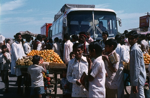 1982. Asien Indien
1982. Asien. Bharat Ganarajya (Hindi), Republic of India, Republik Indien. 
 
Reise durch Indien und Nepal. Foto: Helga Müller
Schlüsselwörter: Asien;Indien;India;Asia