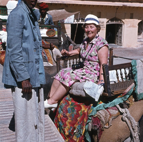1982. Asien Indien
1982. Asien. Bharat Ganarajya (Hindi), Republic of India, Republik Indien. 
 
Reise durch Indien und Nepal. Foto: Helga Müller
Schlüsselwörter: Asien;Indien;India;Asia