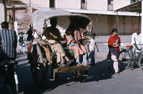 1982. Asien Indien
1982. Asien. Bharat Ganarajya (Hindi), Republic of India, Republik Indien. 
 
Reise durch Indien und Nepal. Foto: Helga Müller
Schlüsselwörter: Asien;Indien;India;Asia