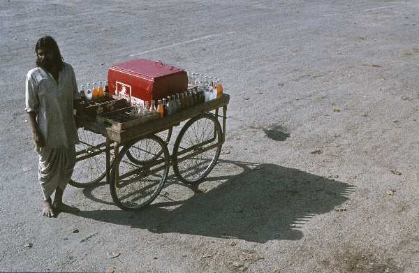 1982. Asien Indien
1982. Asien. Bharat Ganarajya (Hindi), Republic of India, Republik Indien. 
 
Reise durch Indien und Nepal. Foto: Helga Müller
Schlüsselwörter: 1982;Asia;Asien;India;Indien