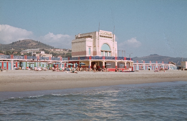 1964. Italien. Ligurien. Imperia.
1964. Italien. Ligurien. Imperia.
Schlüsselwörter: 1964;Italien;Imperia;Ligurien