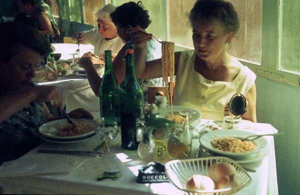 1964. Italien. Ligurien. Imperia.
1964. Italien. Ligurien. Imperia.
Schlüsselwörter: 1964;Italien;Imperia;Ligurien