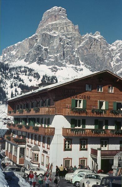 1960er Jahre. Italien. Alpen. Wintersport. Schnee
1960er Jahre. Italien. Alpen. Wintersport. Schnee
Schlüsselwörter: 1960;Alpen;Italien;Schnee;Wintersport