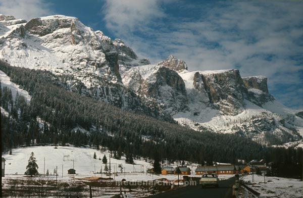 1960er Jahre. Italien. Alpen. Wintersport. Schnee
1960er Jahre. Italien. Alpen. Wintersport. Schnee
Schlüsselwörter: 1960;Alpen;Italien;Schnee;Wintersport