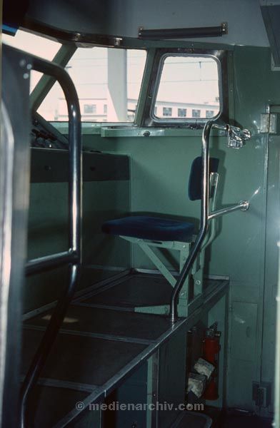 1969. Asien. Japan. Shinkansen. Zugfahrt. Eisenbahn
1969. Asien. Japan. Shinkansen. Zugfahrt. Eisenbahn
Schlüsselwörter: 1969;Asien;Eisenbahn;Japan;Shinkansen;Zugfahrt
