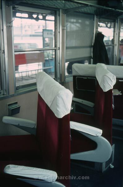 1969. Asien. Japan. Shinkansen. Zugfahrt. Eisenbahn
1969. Asien. Japan. Shinkansen. Zugfahrt. Eisenbahn
Schlüsselwörter: 1969;Asien;Eisenbahn;Japan;Shinkansen;Zugfahrt