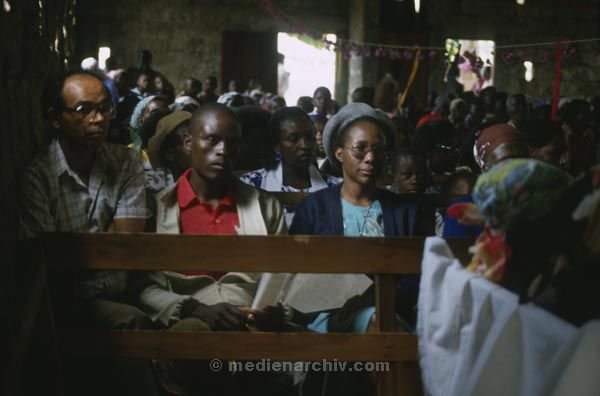 1986. Afrika, Ostafrika, Republik Kenia, Republic of Kenya, Jamhuri ya Kenya (Kisuaheli)
1986. Afrika, Ostafrika, Republik Kenia, Republic of Kenya, Jamhuri ya Kenya (Kisuaheli)

Foto: Helga Müller
Schlüsselwörter: Afrika;Ostafrika;Kenia;Kenya;1986