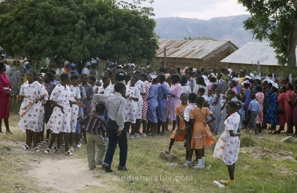 1986. Afrika, Ostafrika, Republik Kenia, Republic of Kenya, Jamhuri ya Kenya (Kisuaheli)
1986. Afrika, Ostafrika, Republik Kenia, Republic of Kenya, Jamhuri ya Kenya (Kisuaheli)

Foto: Helga Müller
Schlüsselwörter: Afrika;Ostafrika;Kenia;Kenya;1986