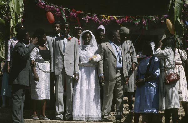 1986. Afrika, Ostafrika, Republik Kenia, Republic of Kenya, Jamhuri ya Kenya (Kisuaheli)
1986. Afrika, Ostafrika, Republik Kenia, Republic of Kenya, Jamhuri ya Kenya (Kisuaheli)

Foto: Helga Müller
Schlüsselwörter: Afrika;Ostafrika;Kenia;Kenya;1986