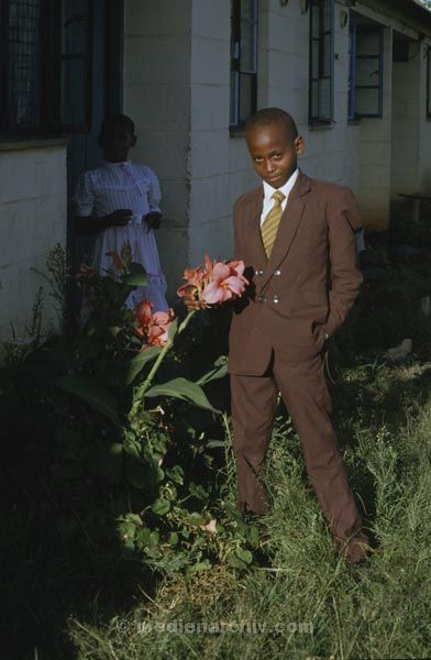 1986. Afrika, Ostafrika, Republik Kenia, Republic of Kenya, Jamhuri ya Kenya (Kisuaheli)
1986. Afrika, Ostafrika, Republik Kenia, Republic of Kenya, Jamhuri ya Kenya (Kisuaheli)

Foto: Helga Müller
Schlüsselwörter: Afrika;Ostafrika;Kenia;Kenya;1986
