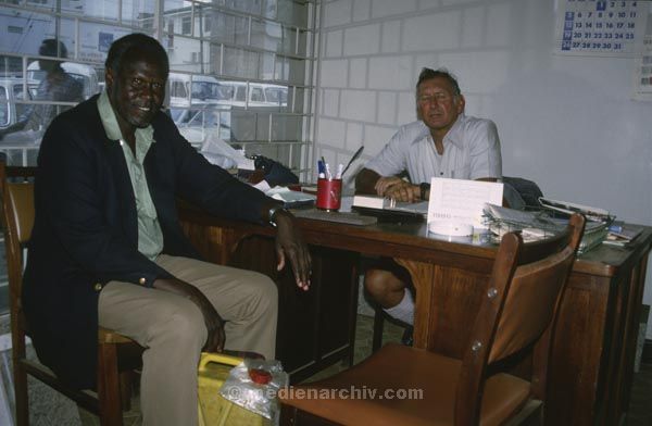 1986. Afrika, Ostafrika, Republik Kenia, Republic of Kenya, Jamhuri ya Kenya (Kisuaheli)
1986. Afrika, Ostafrika, Republik Kenia, Republic of Kenya, Jamhuri ya Kenya (Kisuaheli)

Foto: Helga Müller
Schlüsselwörter: Afrika;Ostafrika;Kenia;Kenya;1986