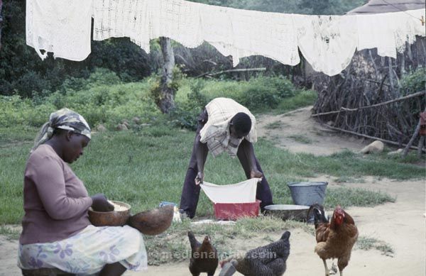 1986. Afrika, Ostafrika, Republik Kenia, Republic of Kenya, Jamhuri ya Kenya (Kisuaheli)
1986. Afrika, Ostafrika, Republik Kenia, Republic of Kenya, Jamhuri ya Kenya (Kisuaheli)

Foto: Helga Müller
Schlüsselwörter: Afrika;Ostafrika;Kenia;Kenya;1986