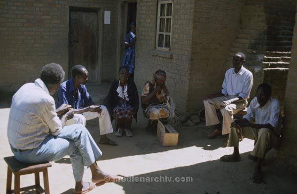 1986. Afrika, Ostafrika, Republik Kenia, Republic of Kenya, Jamhuri ya Kenya (Kisuaheli)
1986. Afrika, Ostafrika, Republik Kenia, Republic of Kenya, Jamhuri ya Kenya (Kisuaheli)

Foto: Helga Müller
Schlüsselwörter: Afrika;Ostafrika;Kenia;Kenya;1986