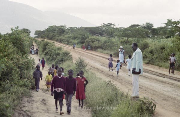 1987. Afrika, Ostafrika, Republik Kenia, Republic of Kenya, Jamhuri ya Kenya (Kisuaheli)
1987. Afrika, Ostafrika, Republik Kenia, Republic of Kenya, Jamhuri ya Kenya (Kisuaheli)

Foto: Helga Müller
Schlüsselwörter: Afrika;Ostafrika;Kenia;Kenya;1987