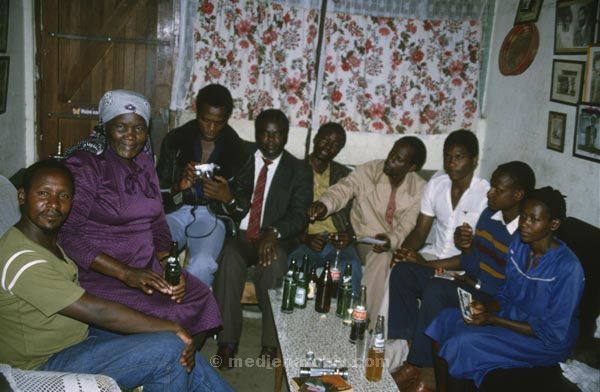 1987. Afrika, Ostafrika, Republik Kenia, Republic of Kenya, Jamhuri ya Kenya (Kisuaheli)
1987. Afrika, Ostafrika, Republik Kenia, Republic of Kenya, Jamhuri ya Kenya (Kisuaheli)

Foto: Helga Müller
Schlüsselwörter: Afrika;Ostafrika;Kenia;Kenya;1987