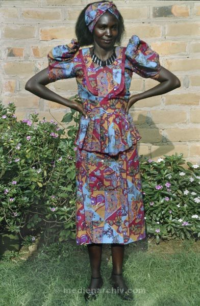 1991. Afrika, Ostafrika, Republik Kenia, Republic of Kenya, Jamhuri ya Kenya (Kisuaheli)
1991. Afrika Africa, Ostafrika, Republik Kenia, Republic of Kenya, Jamhuri ya Kenya
Schlüsselwörter: Afrika;Ostafrika;Kenia;Kenya;1991;Africa