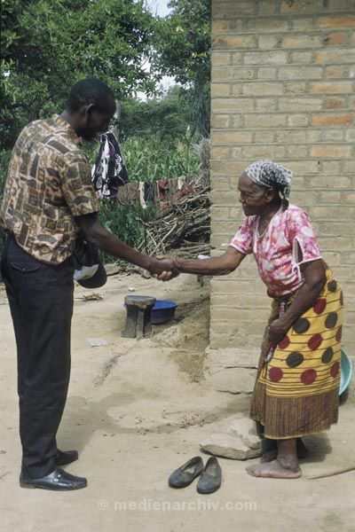 1991. Afrika, Ostafrika, Republik Kenia, Republic of Kenya, Jamhuri ya Kenya (Kisuaheli)
1991. Afrika Africa, Ostafrika, Republik Kenia, Republic of Kenya, Jamhuri ya Kenya
Schlüsselwörter: Afrika;Ostafrika;Kenia;Kenya;1991;Africa